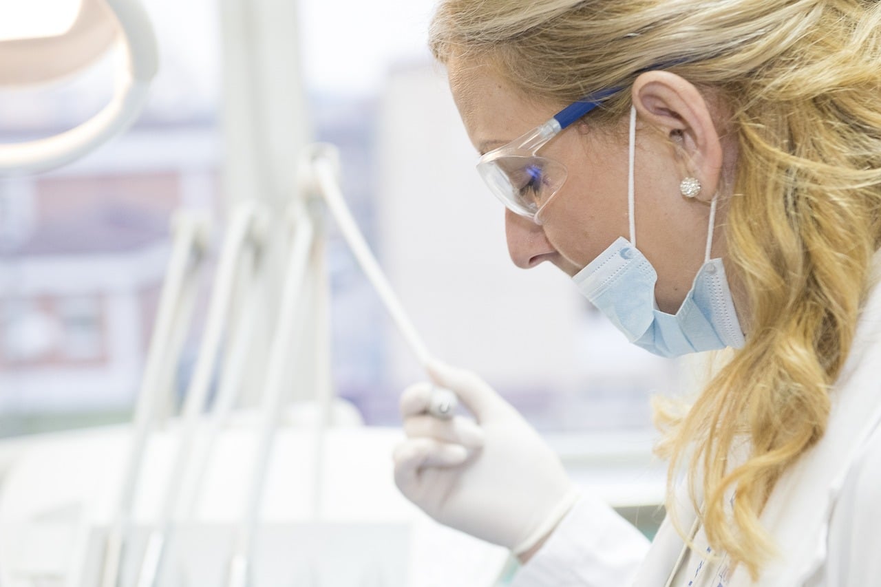 Why do so many patients prefer a female dentist?